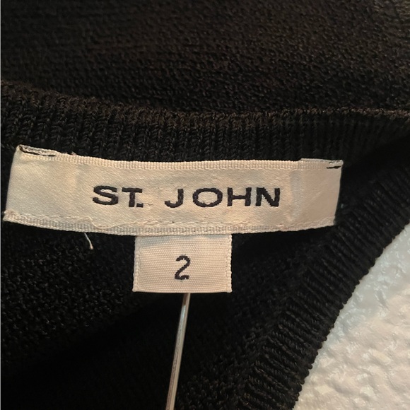 COPY - Black sleeveless knit top with gold buttons down the back - Picture 3 of 4